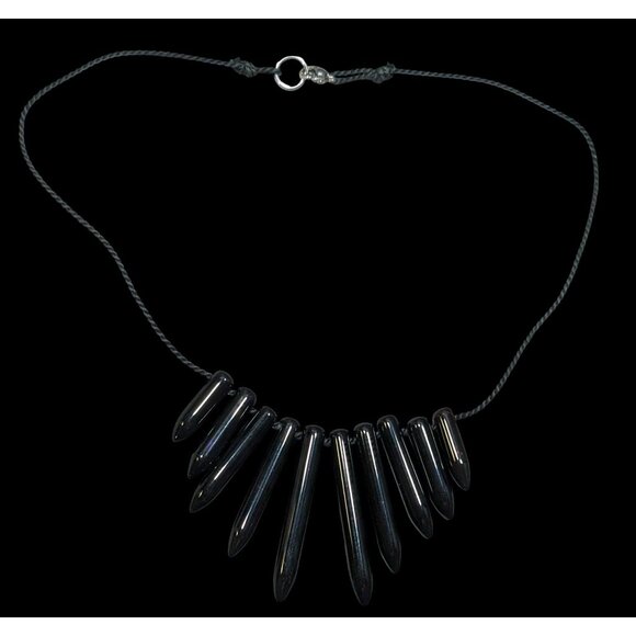 Gothic Polished Onyx Graduated Pillar Necklace - Picture 2 of 6